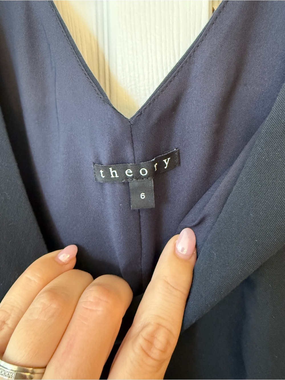 Theory navy blue fitted v neck dress size 6 - Picture 5 of 8
